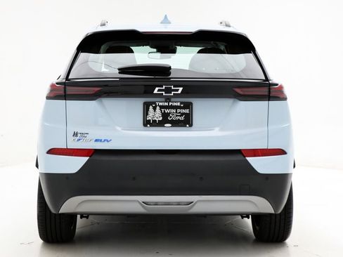 Used 2023 Chevrolet Bolt EUV LT w/ Convenience Package image 8