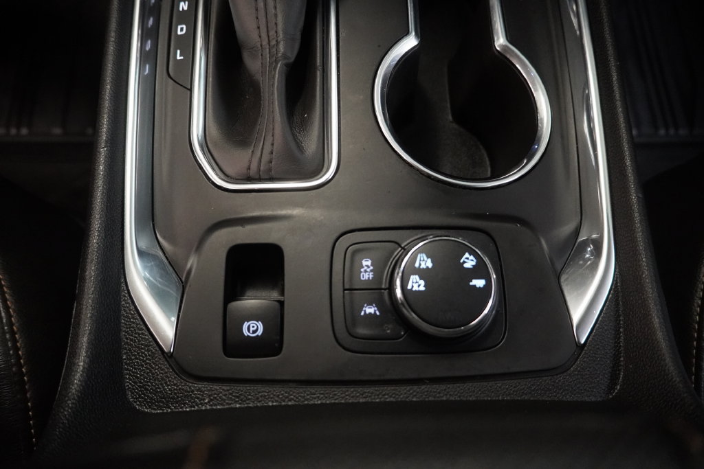 Used 2021 Chevrolet Traverse Premier w/ Redline Edition AWD/4WD image 10