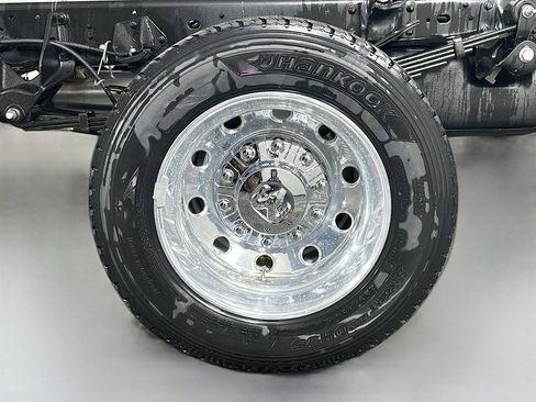 New 2026 RAM 5500 4x4 Crew Cab image 17