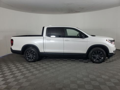 Used 2024 Honda Ridgeline Sport image 3