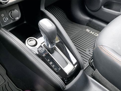 Used 2019 Nissan Kicks SR w/ SR Premium Package image 29