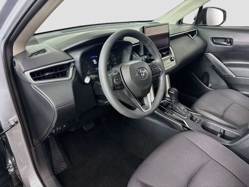 Used 2024 Toyota Corolla Cross LE FWD image 9