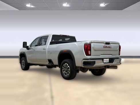 Used 2023 GMC Sierra 3500 SLE w/ SLE Value Package AWD/4WD image 3