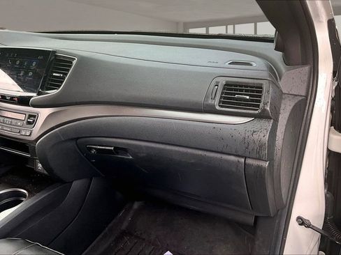 Certified 2021 Honda Passport Sport image 25