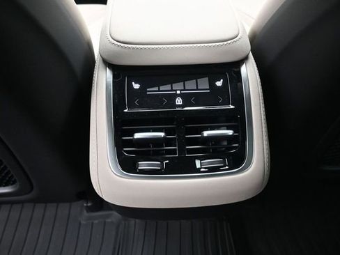 New 2026 Volvo XC90 B6 Plus w/ Protection Package Premier AWD/4WD image 22