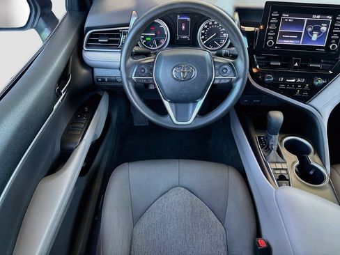 Used 2022 Toyota Camry LE FWD image 10