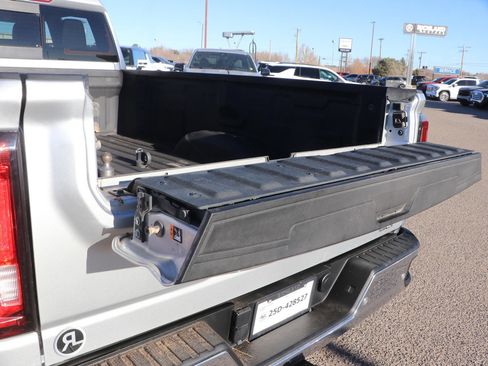 Used 2022 GMC Sierra 3500 SLT w/ SLT Premium Package image 30