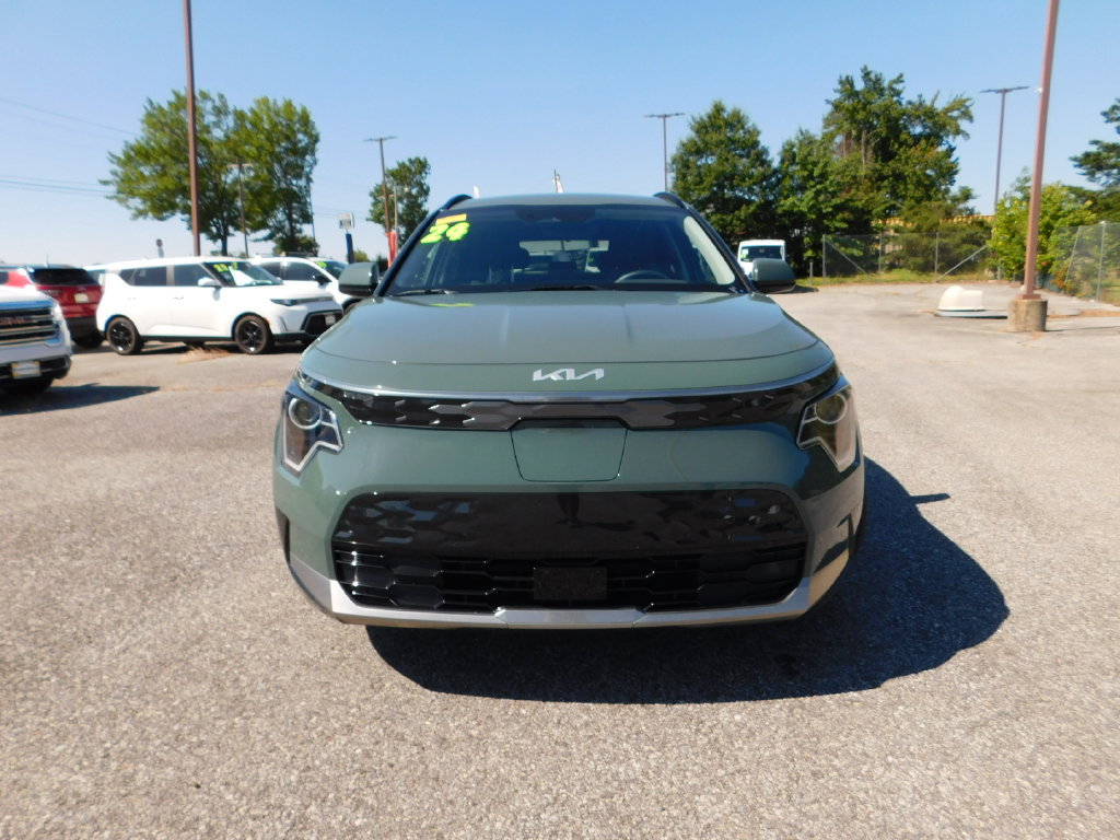 Used 2024 Kia Niro Wind w/ Wind Preserve Package FWD image 3