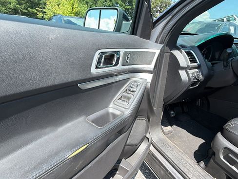 Used 2013 Ford Explorer XLT FWD image 15