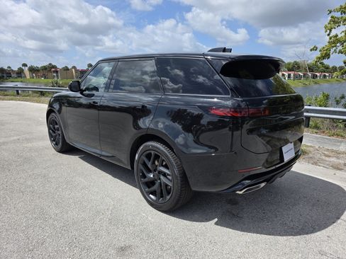 New 2026 Land Rover Range Rover Sport Dynamic SE image 2