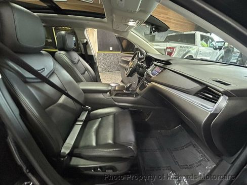 Used 2017 Cadillac XT5 Premium Luxury AWD/4WD image 19