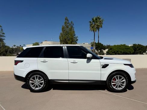 Used 2018 Land Rover Range Rover Sport SE image 17