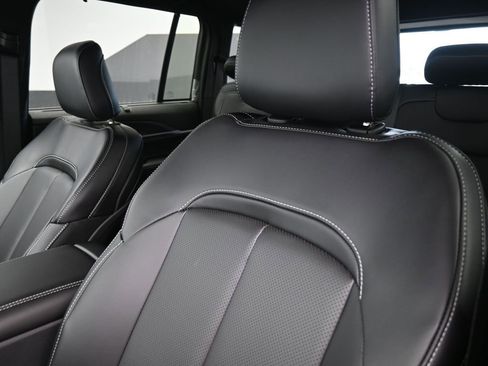 New 2025 Jeep Grand Cherokee Limited w/ Luxury Tech Group II image 14