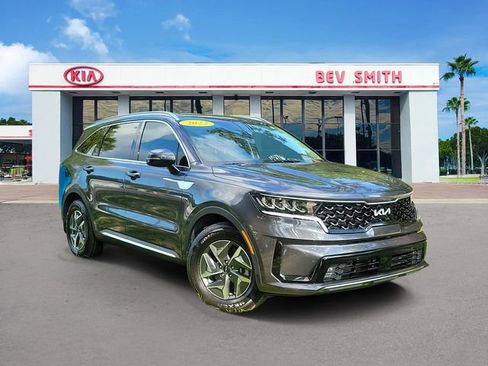 Certified 2022 Kia Sorento EX FWD image 1