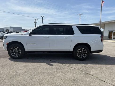 Used 2024 Chevrolet Suburban Z71 w/ Luxury Package AWD/4WD image 9