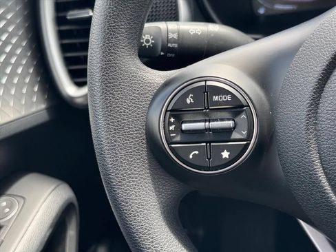 Certified 2025 Kia Soul LX w/ LX Technology Package FWD image 16