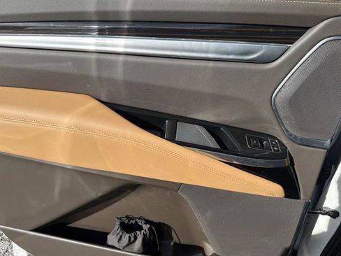 Used 2025 Cadillac Escalade ESV Premium Luxury w/ Touring Package image 13