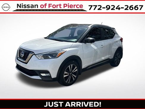 Used 2019 Nissan Kicks SR w/ SR Premium Package FWD image 1