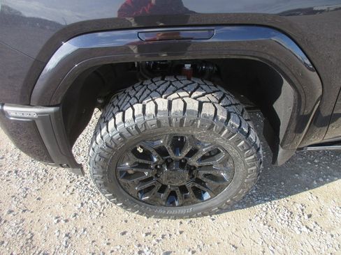 New 2026 GMC Sierra 2500 Denali Ultimate image 13