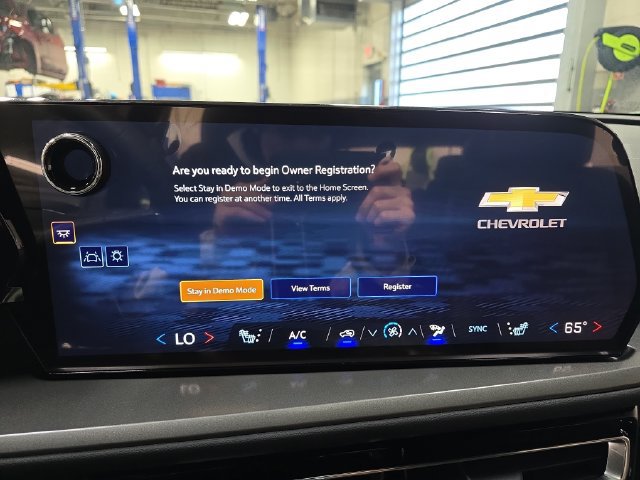 New 2027 Chevrolet Traverse LT w/ Driver Confidence Package AWD/4WD image 24