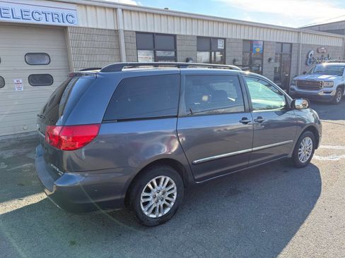 Used 2008 Toyota Sienna XLE Limited image 6