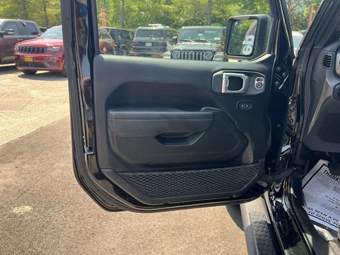 Used 2022 Jeep Wrangler Sport AWD/4WD image 14