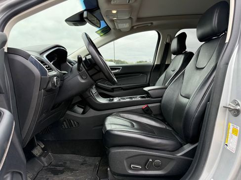 Used 2019 Ford Edge Titanium w/ Equipment Group 301A AWD/4WD image 17