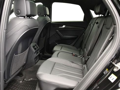 Certified 2025 Audi Q5 2.0T Premium image 38