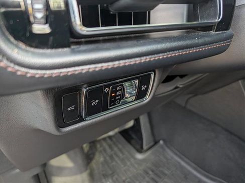 Used 2023 Lincoln Aviator Reserve w/ Equipment Group 201A AWD/4WD image 34