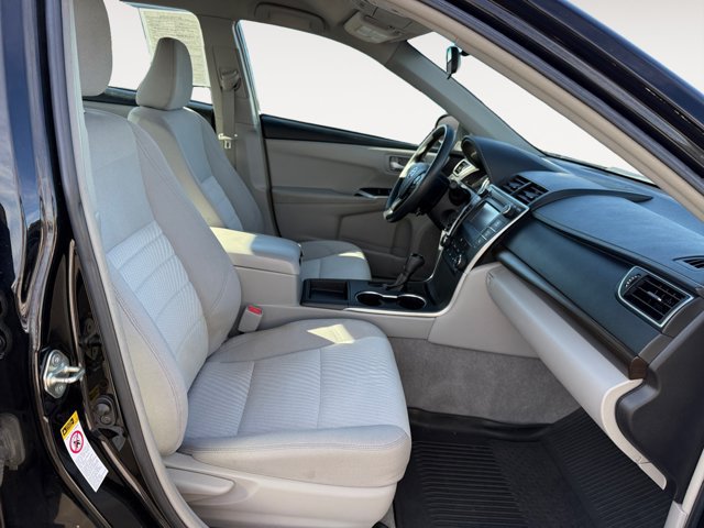 Used 2017 Toyota Camry LE FWD image 14