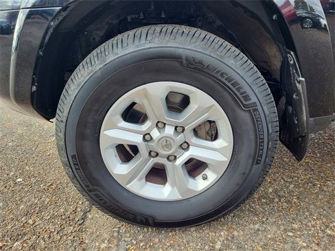 Used 2021 Toyota 4Runner SR5 Premium image 36