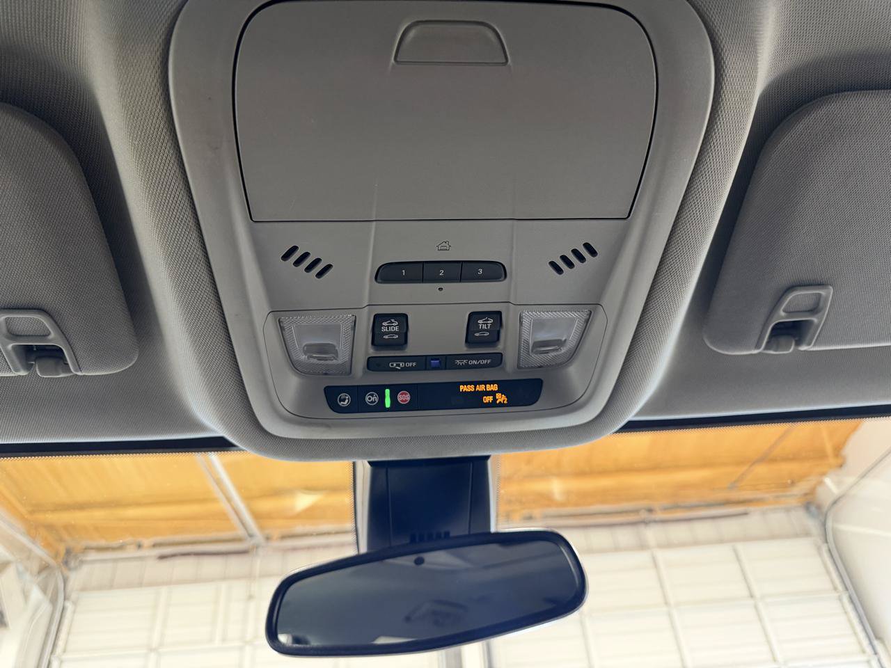 Used 2022 GMC Acadia SLT w/ Technology Package FWD image 21