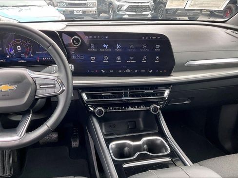 Used 2024 Chevrolet Traverse LT AWD/4WD image 6