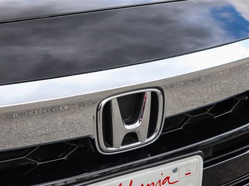 Certified 2018 Honda Accord Touring image 13