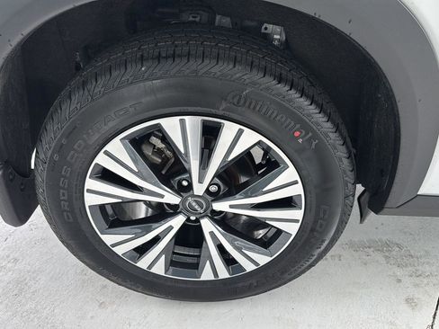 Used 2023 Nissan Rogue SV w/ SV Premium B Package image 34