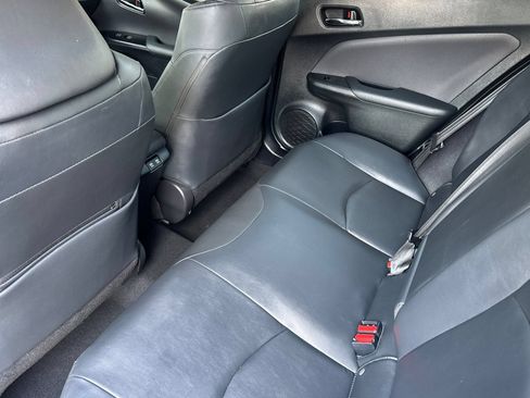 Used 2021 Toyota Prius XLE AWD/4WD image 12