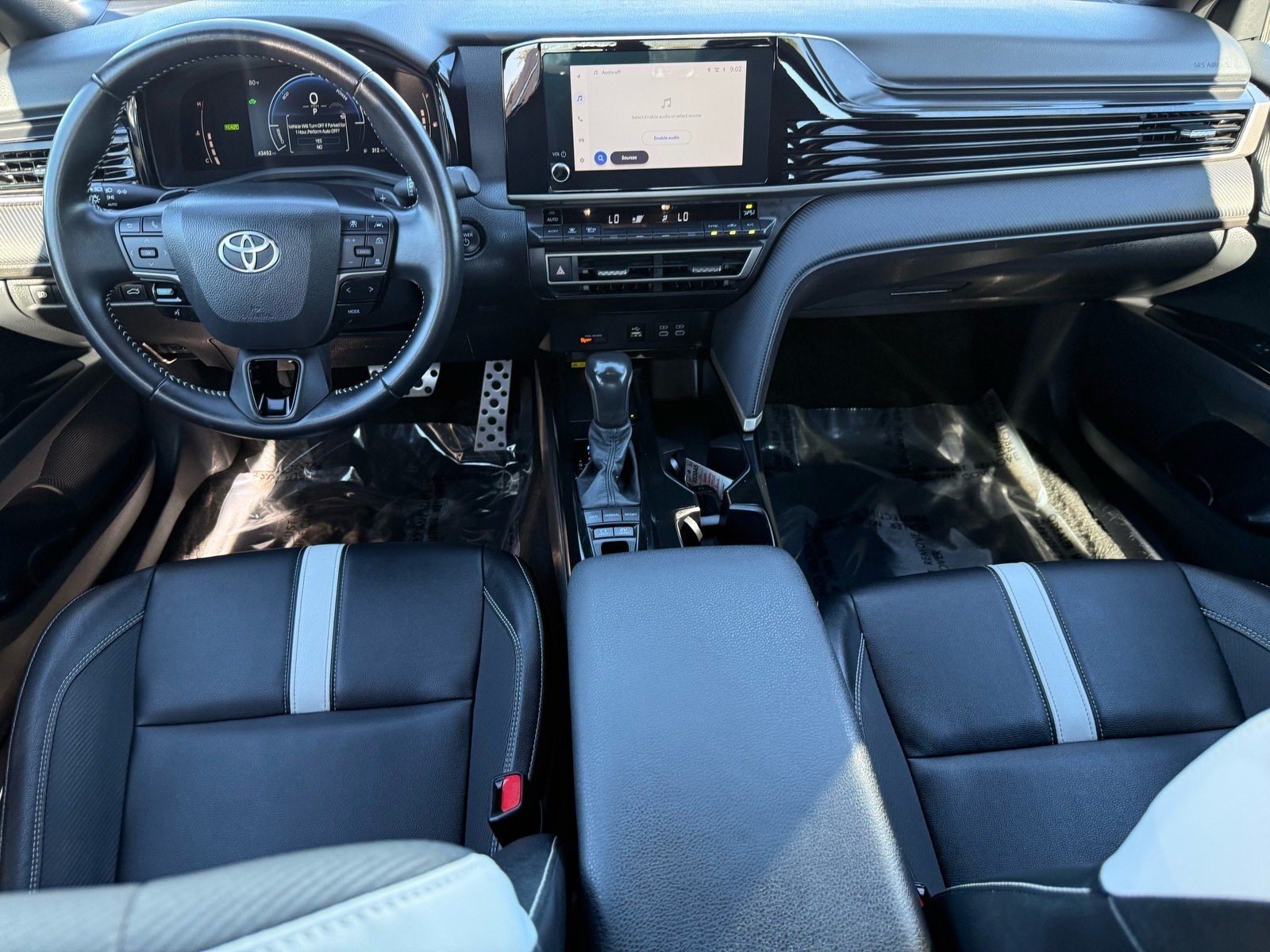 Used 2025 Toyota Camry SE FWD image 28