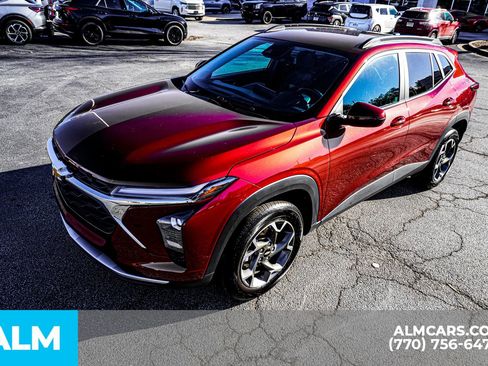 Used 2025 Chevrolet Trax LT w/ LT Convenience Package image 20