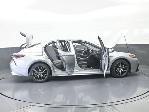 Used 2022 Toyota Camry SE FWD image 69
