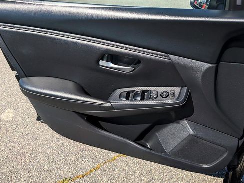 Used 2025 Nissan Sentra SV FWD image 16