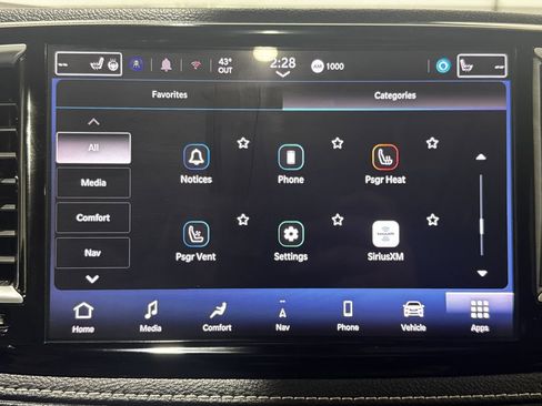 Used 2024 Chrysler Pacifica Limited image 44