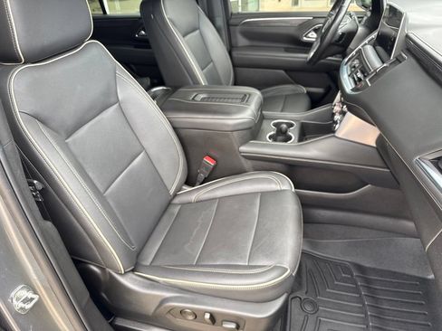 Used 2022 GMC Yukon SLT w/ SLT Luxury Package AWD/4WD image 19