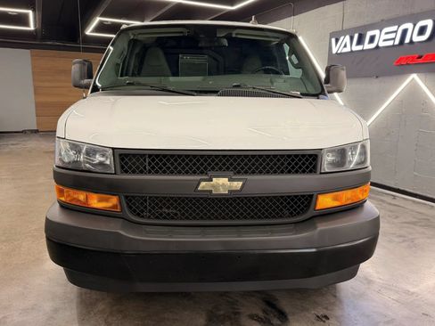 Used 2021 Chevrolet Express 2500 Extended w/ Enhanced Convenience Package RWD image 3