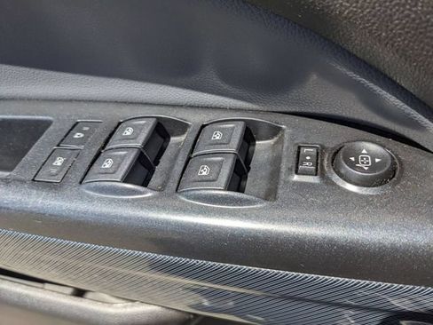 Used 2021 Chevrolet Colorado Z71 AWD/4WD image 15