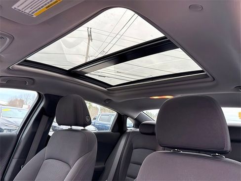 Used 2023 Chevrolet Malibu LT image 19