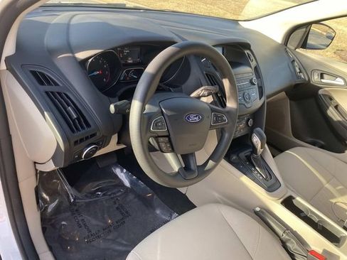 Certified 2018 Ford Focus SE image 21