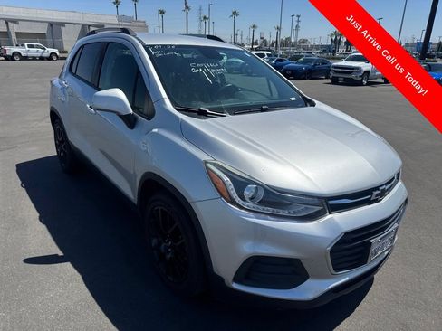 Used 2021 Chevrolet Trax LT w/ Sport Edition FWD image 1