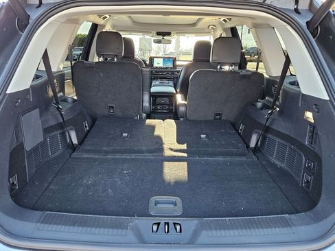 Used 2025 Lincoln Aviator 2WD w/ Equipment Group 101A image 16