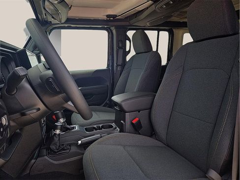 Used 2025 Jeep Wrangler Sport image 12