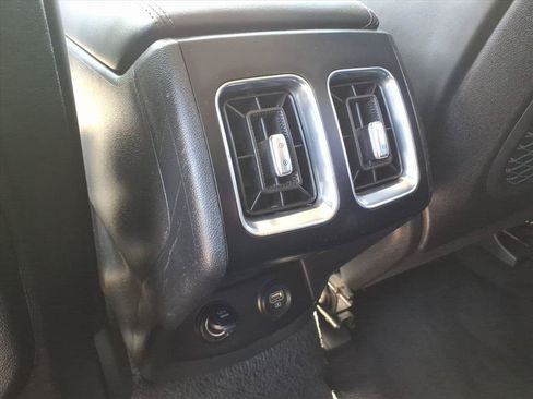 Used 2023 Kia Sorento EX w/ Panoramic Sunroof Package FWD image 17